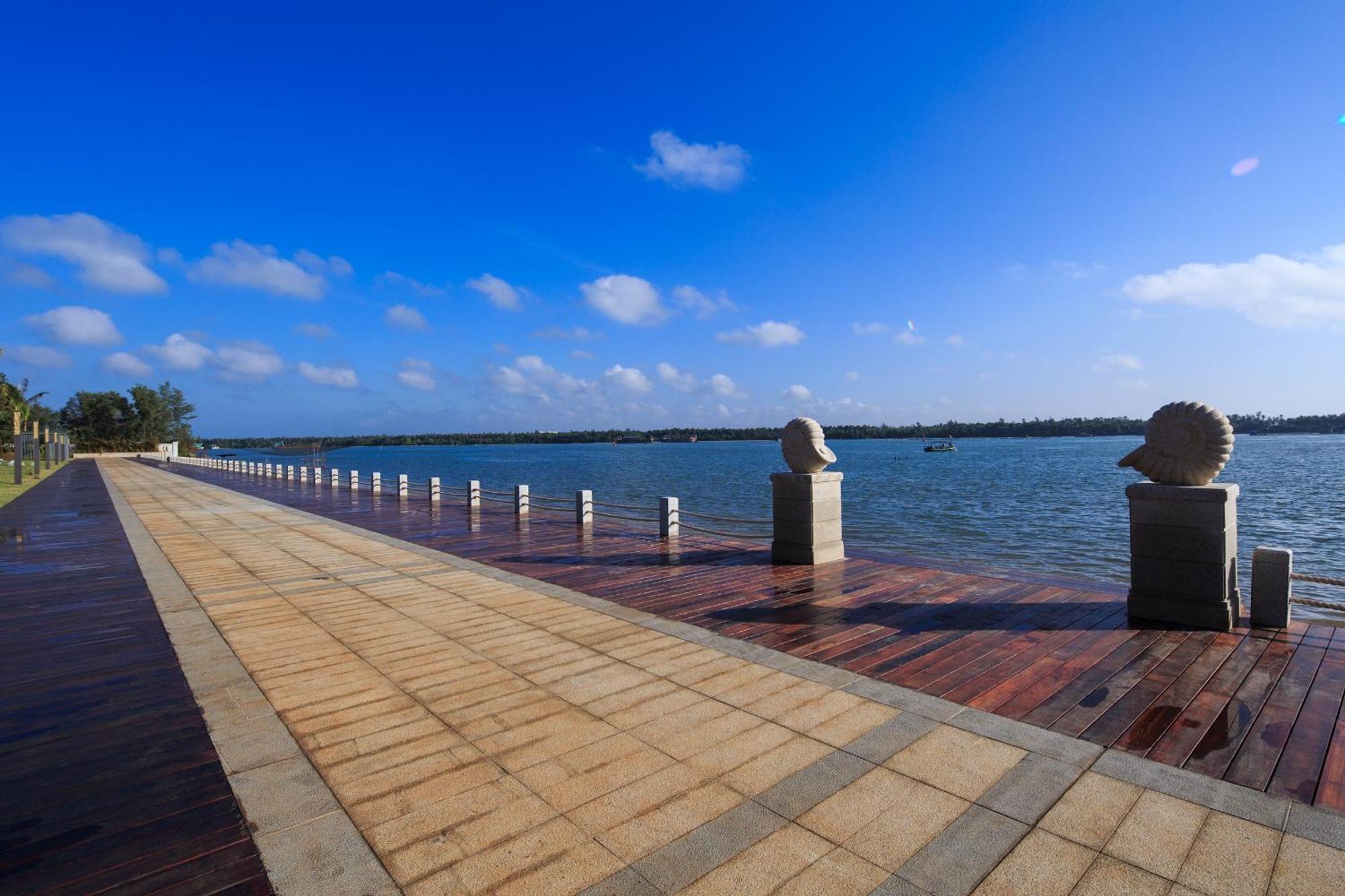 Wyndham Grand Plaza Royale Wenchang Exterior photo